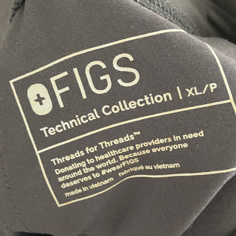 NWT FIGS • Livingston Basic Scrub Pant in Black Petite - Picture 10 of 10